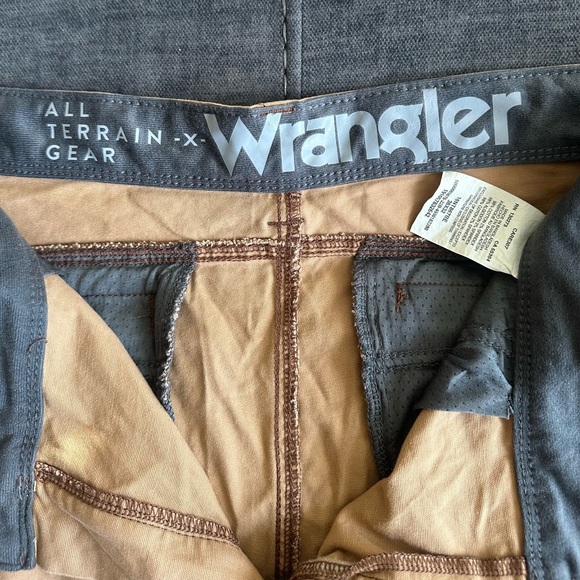 Wrangler pants - Picture 3 of 3